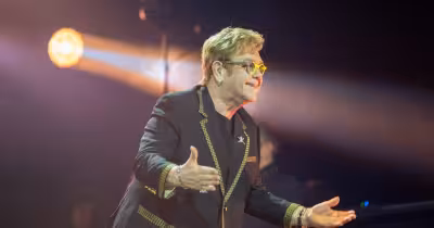 Elton John accepts Glenn Gould Prize in Toronto and gives back $100,000