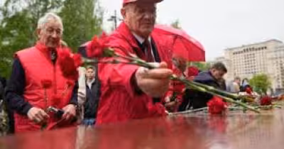 Saint Petersburg: Russia marks Victory Day as Hungary names new prime minister