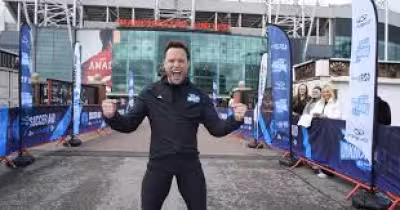 Olly Murs Challenge pushes on as singer battles Peak District leg for Soccer Aid