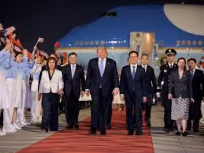 Xi Jinping reçoit Trump à Pékin pour un sommet sous haute tension